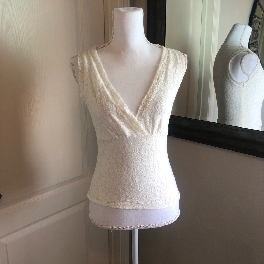 Lace V Neck Sleeveless Top